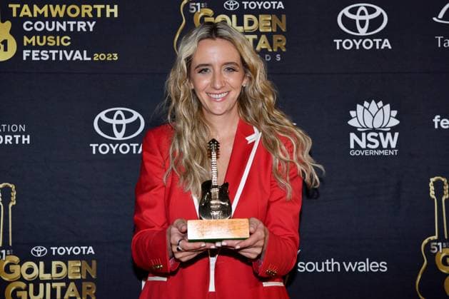TAMWORTH COUNTRY MUSIC FESTIVAL 2023, Vocal Collaboration of the Year winner Kaylee Bell poses for a photograph at the Golden Guitar Awards during the 51st Tamworth Country Music Festival in Tamworth, NSW, Saturday, January 21, 2023. The 51st Tamworth Country Music Festival runs from January 13th -22nd, culminating in the Golden Guitar Awards night which celebrates the best of Australian country music. ( NO ARCHIVING, EDITORIAL USE ONLY, NO USE IN BOOKS WITHOUT CONSENT TAMWORTH NEW SOUTH WALES AUSTRALIA  Copyright: xBIANCAxDExMARCHIx 20230121001755018281