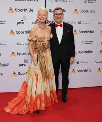 21.01.2023 Frankfurt am Main, Festhalle Der 52. Ball des Sports der Deutschen Sporthilfe ehemalige Dressur-Reiterin Ann Kathrin Linsenhoff stellvertretende Vorsitzende von UNICEF Deutschland mit Ehemann Klaus Martin Rath