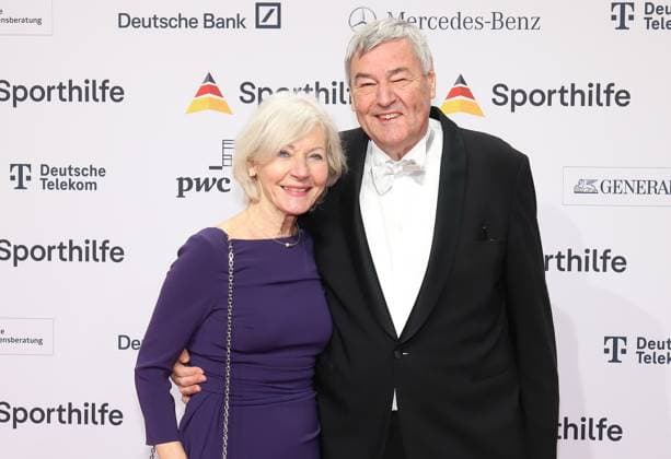 21.01.2023 Frankfurt am Main, Festhalle Der 52. Ball des Sports der Deutschen Sporthilfe Dr. Rolf Müller Ex-Landessportbund-Präsident mit Ehefrau Marlies Mosiek-Urbahn
