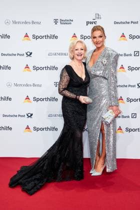 52. Ball des Sports Marika Kilius und Franziska van Almsick beim 52. Ball des Sports in der Festhalle in Frankfurt am Main. Copyright: xEventpressxGolejewskix