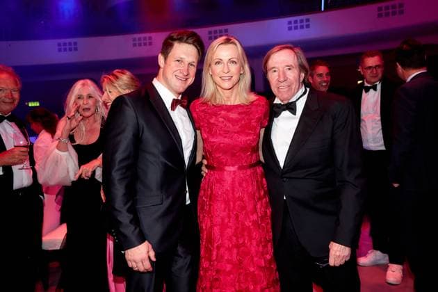 52. Ball des Sports Matthias Steiner mit Ehefrau Inge Posmyk und Günter Netzer beim 52. Ball des Sports in der Festhalle in Frankfurt am Main. Copyright: xEventpressxGolejewskix