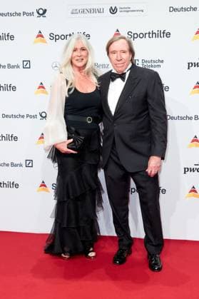 52. Ball des Sports Günter Netzer mit Ehefrau Elvira Lang Netzer beim 52. Ball des Sports in der Festhalle in Frankfurt am Main. Copyright: xEventpressxGolejewskix