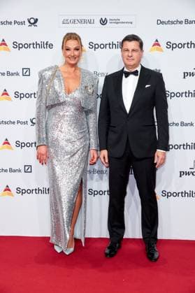 52. Ball des Sports Franziska van Almsick und Christian Seifert beim 52. Ball des Sports in der Festhalle in Frankfurt am Main. Copyright: xEventpressxGolejewskix
