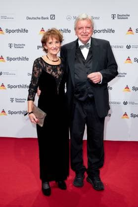 52. Ball des Sports Volker Bouffier mit Ehefrau Ursula beim 52. Ball des Sports in der Festhalle in Frankfurt am Main. Copyright: xEventpressxGolejewskix