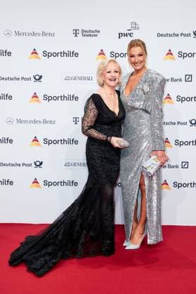 52. Ball des Sports Marika Kilius und Franziska van Almsick beim 52. Ball des Sports in der Festhalle in Frankfurt am Main. Copyright: xEventpressxGolejewskix