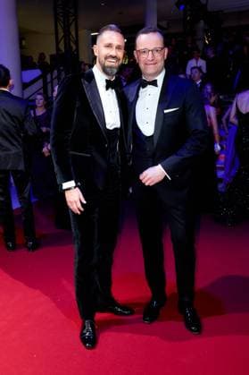 52. Ball des Sports Jens Spahn mit Ehemann Daniel Funke beim 52. Ball des Sports in der Festhalle in Frankfurt am Main. Copyright: xEventpressxGolejewskix