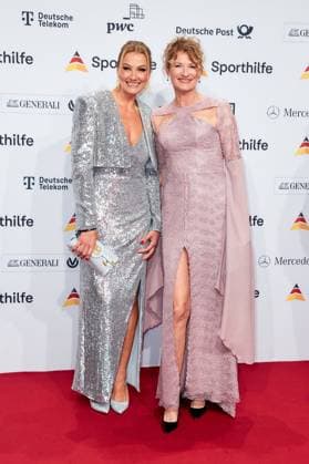 52. Ball des Sports Franziska van Almsick und Heike Henkel beim 52. Ball des Sports in der Festhalle in Frankfurt am Main. Copyright: xEventpressxGolejewskix