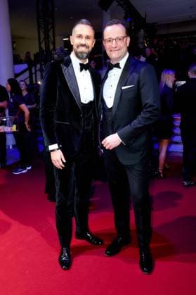 52. Ball des Sports Jens Spahn mit Ehemann Daniel Funke beim 52. Ball des Sports in der Festhalle in Frankfurt am Main. Copyright: xEventpressxGolejewskix