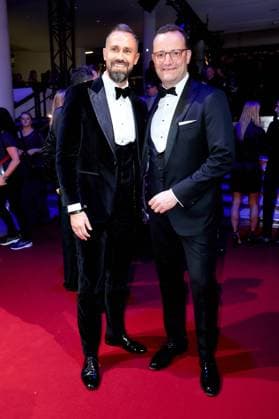 52. Ball des Sports Jens Spahn mit Ehemann Daniel Funke beim 52. Ball des Sports in der Festhalle in Frankfurt am Main. Copyright: xEventpressxGolejewskix