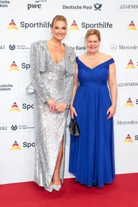 52. Ball des Sports Franziska van Almsick und Nancy Faeser beim 52. Ball des Sports in der Festhalle in Frankfurt am Main. Copyright: xEventpressxGolejewskix