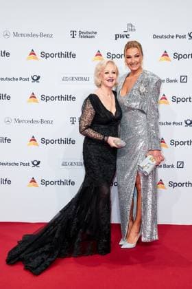 52. Ball des Sports Marika Kilius und Franziska van Almsick beim 52. Ball des Sports in der Festhalle in Frankfurt am Main. Copyright: xEventpressxGolejewskix