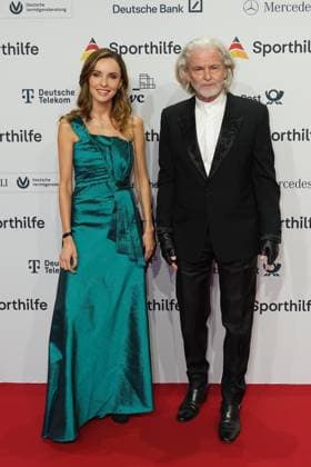 Die Sporthilf hat zum 52. Ball des Sports geladen. Viel Prominens kam ueber den roten Teppich. Hermann Buehlbecker, Giovanna Moreno - 52. Ball des Sports Die Sporthilf hat zum 52. Ball des Sports geladen. Viel Prominens kam ueber den roten Teppich. Deutschland, Frankfurt, Festhalle, 21.01.2023