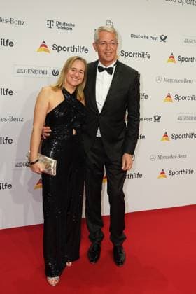 Die Sporthilf hat zum 52. Ball des Sports geladen. Viel Prominens kam ueber den roten Teppich. Stefen Schulte, Susanne Brand - 52. Ball des Sports Die Sporthilf hat zum 52. Ball des Sports geladen. Viel Prominens kam ueber den roten Teppich. Deutschland, Frankfurt, Festhalle, 21.01.2023