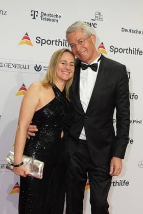 Die Sporthilf hat zum 52. Ball des Sports geladen. Viel Prominens kam ueber den roten Teppich. Stefen Schulte, Susanne Brand - 52. Ball des Sports Die Sporthilf hat zum 52. Ball des Sports geladen. Viel Prominens kam ueber den roten Teppich. Deutschland, Frankfurt, Festhalle, 21.01.2023