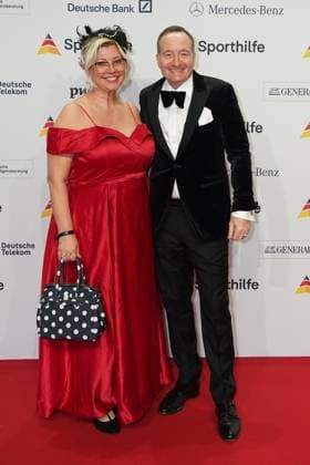Die Sporthilf hat zum 52. Ball des Sports geladen. Viel Prominens kam ueber den roten Teppich. Stephan Goern, Nicole Ruppel - 52. Ball des Sports Die Sporthilf hat zum 52. Ball des Sports geladen. Viel Prominens kam ueber den roten Teppich. Deutschland, Frankfurt, Festhalle, 21.01.2023