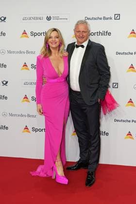 Die Sporthilf hat zum 52. Ball des Sports geladen. Viel Prominens kam ueber den roten Teppich. Stefan Bloecher, Anna Posch - 52. Ball des Sports Die Sporthilf hat zum 52. Ball des Sports geladen. Viel Prominens kam ueber den roten Teppich. Deutschland, Frankfurt, Festhalle, 21.01.2023