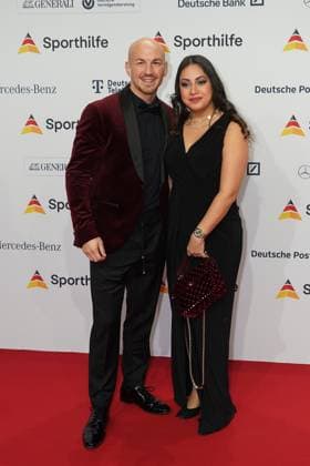 Die Sporthilf hat zum 52. Ball des Sports geladen. Viel Prominens kam ueber den roten Teppich. Frank Staebler mit Mina Mongid - 52. Ball des Sports Die Sporthilf hat zum 52. Ball des Sports geladen. Viel Prominens kam ueber den roten Teppich. Deutschland, Frankfurt, Festhalle, 21.01.2023