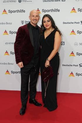 Die Sporthilf hat zum 52. Ball des Sports geladen. Viel Prominens kam ueber den roten Teppich. Frank Staebler mit Mina Mongid - 52. Ball des Sports Die Sporthilf hat zum 52. Ball des Sports geladen. Viel Prominens kam ueber den roten Teppich. Deutschland, Frankfurt, Festhalle, 21.01.2023