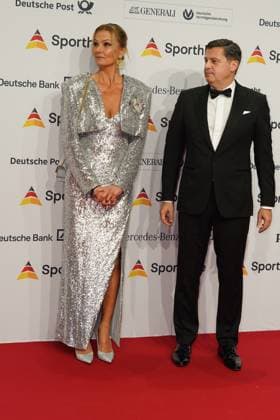 Die Sporthilf hat zum 52. Ball des Sports geladen. Viel Prominens kam ueber den roten Teppich. Franziska van Almsick, Christian Seifert - 52. Ball des Sports Die Sporthilf hat zum 52. Ball des Sports geladen. Viel Prominens kam ueber den roten Teppich. Deutschland, Frankfurt, Festhalle, 21.01.2023