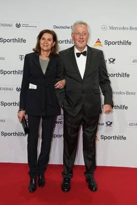 Die Sporthilf hat zum 52. Ball des Sports geladen. Viel Prominens kam ueber den roten Teppich. Ulrike Nasse Meyfarth, Roland Nasse - 52. Ball des Sports Die Sporthilf hat zum 52. Ball des Sports geladen. Viel Prominens kam ueber den roten Teppich. Deutschland, Frankfurt, Festhalle, 21.01.2023