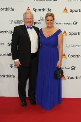 Die Sporthilf hat zum 52. Ball des Sports geladen. Viel Prominens kam ueber den roten Teppich. Nancy Faeser, Eyke Gruening - 52. Ball des Sports Die Sporthilf hat zum 52. Ball des Sports geladen. Viel Prominens kam ueber den roten Teppich. Deutschland, Frankfurt, Festhalle, 21.01.2023
