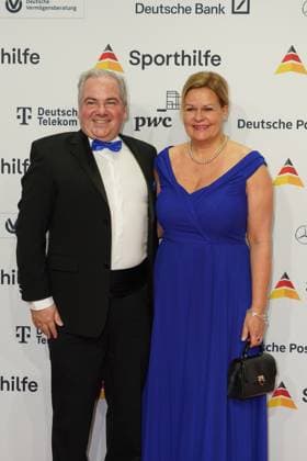 Die Sporthilf hat zum 52. Ball des Sports geladen. Viel Prominens kam ueber den roten Teppich. Nancy Faeser, Eyke Gruening - 52. Ball des Sports Die Sporthilf hat zum 52. Ball des Sports geladen. Viel Prominens kam ueber den roten Teppich. Deutschland, Frankfurt, Festhalle, 21.01.2023