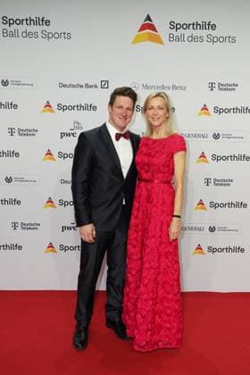 Die Sporthilf hat zum 52. Ball des Sports geladen. Viel Prominens kam ueber den roten Teppich. Matthias Steiner und Inge - 52. Ball des Sports Die Sporthilf hat zum 52. Ball des Sports geladen. Viel Prominens kam ueber den roten Teppich. Deutschland, Frankfurt, Festhalle, 21.01.2023