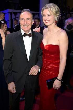 Eberhard Gienger und Britta Heidemann beim 52. Ball des Sports 2023 in der Festhalle Frankfurt. Frankfurt am Main, 21.01.2023