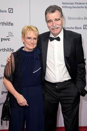 Heiner Brand mit Ehefrau Christel Brand beim 52. Ball des Sports 2023 in der Festhalle Frankfurt. Frankfurt am Main, 21.01.2023