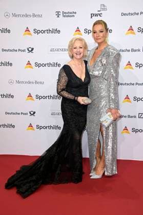 Marika Kilius und Franziska van Almsick beim 52. Ball des Sports 2023 in der Festhalle Frankfurt. Frankfurt am Main, 21.01.2023