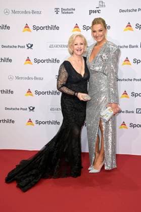 Marika Kilius und Franziska van Almsick beim 52. Ball des Sports 2023 in der Festhalle Frankfurt. Frankfurt am Main, 21.01.2023