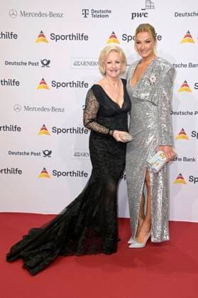 Marika Kilius und Franziska van Almsick beim 52. Ball des Sports 2023 in der Festhalle Frankfurt. Frankfurt am Main, 21.01.2023