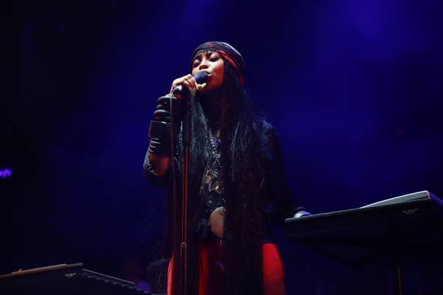 Erykah Badu performs live at Nomad Music Festival in Sao Paulo (INT)Erykah Badu performs live at Nomad Music Festival in Sao Paulo. January 22, 2023, Sao Paulo, Brazil: Erykah Badu performs live at Nomad music festival held at the Latin America Memorial with several singers. For the 1st edition, which takes place on Saturday (22) in Sao Paulo, it brings the iconic and inspiring singers with shows by Larissa Luz featuring Anelis Assumpcao, Majur, DJ Tamy, DJ Nyack and Gilsons.Credit: Leco Viana Thenews2 (Foto: Leco Viana TheNews2 imago images) Erykah Badu performs live at Nomad Music Festival in Sao Paulo  Copyright: xLecoxVianax