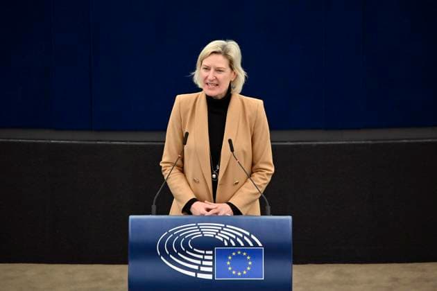 Politikerin Angelika Niebler im Plenarsaal des Europäischen Parlaments. Straßburg, 16.01.2023 Grand Est Frankreich *** Politician Angelika Niebler in the plenary chamber of the European Parliament Strasbourg, 16 01 2023 Grand Est France Copyright: xDwixAnoraganingrumx