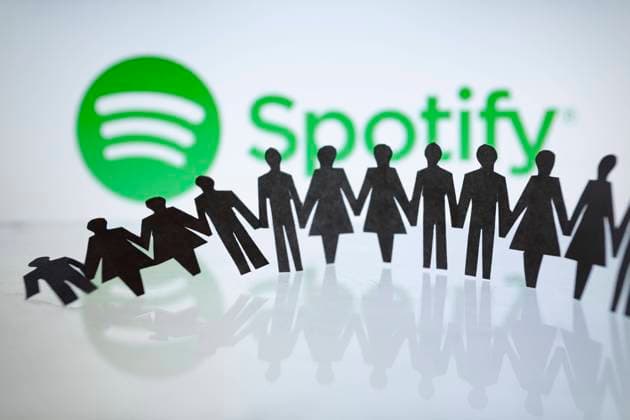 January 23, 2023, Asuncion, Paraguay: A view of the Spotify logo is displayed behind a cut-out paper figures chain. To bring our costs more in line, we ve made the difficult but necessary decision to reduce our number of employees. And for this reason, today, we are reducing our employee base by about 6 percent across the company. Spotify CEO Daniel Ek said in a blog post on Monday. Asuncion Paraguay - ZUMAc217 20230123_zip_c217_002 Copyright: xAndrexM.xChangx