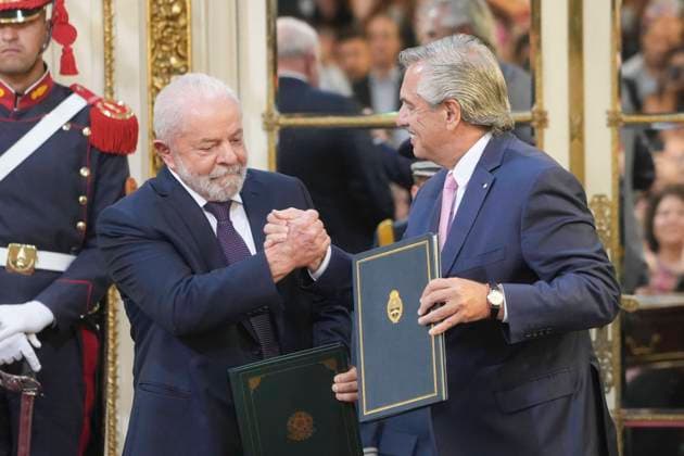 Bilder des Jahres 2023, News 01 Januar News Themen der Woche KW04 News Bilder des Tages January 23, 2023, City of Buenos Aires, City of Buenos Aires, Argentina: INT. WorldNews. January 23, 2023. City of Buenos Aires, Argentina.- President of Brazil, INACIO LULA DA SILVA, and President of Argentina, ALBERTO FERNANDEZ, at press conference during the first oficial international meeting between the two presidents since LULA DA SILVA started his third presidentialism in Brazil on January 1st, 2023. City of Buenos Aires Argentina - ZUMAf135 20230123_zap_f135_012 Copyright: xJulietaxFerrariox