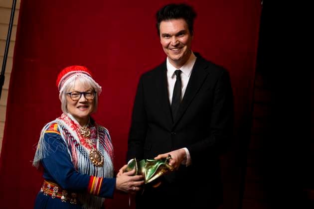 STOCKHOLM 20230123 The director Thomas Jackson th received the award for best documentary film for Historjá stygyn for Sápmi about Britta Marakatt Labba tv STOCKHOLM SWEDEN x10050x,  Copyright: xPontusxLundahlx xTTx GULDBAGGEN 2023 TTABB0000000000154651