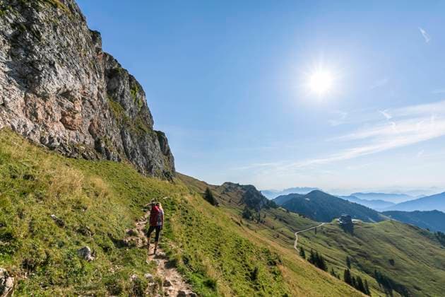 Germany, Bavaria, Sun shining over female hiker following trail to summit of Rotwand mountain model released, Symbolfoto, FOF13263