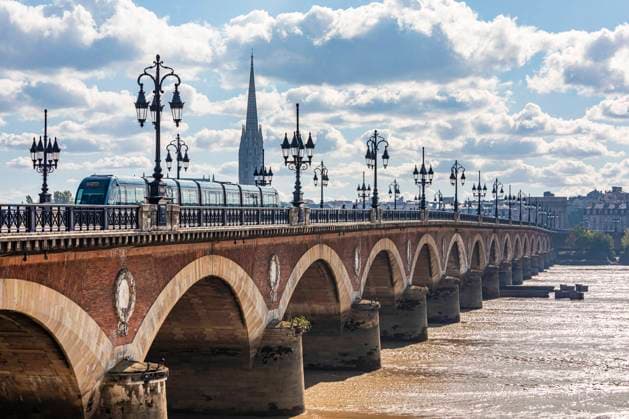 France, Nouvelle-Aquitaine, Bordeaux, Pont de Pierre stretching over Garonne river, Frankreich WDF07229