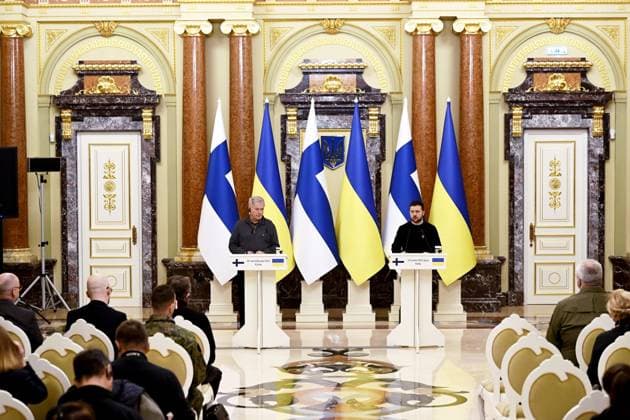 News Themen der Woche KW04 Finnish President Sauli Niinistö (left) and Ukrainian President Volodymyr Zelensky during their press conference in Kiev, Ukraine, on January 24, 2023. Kiev Ukraine  Copyright: xMarkkuxUlanderx LKFTJK20230124134804YUBM