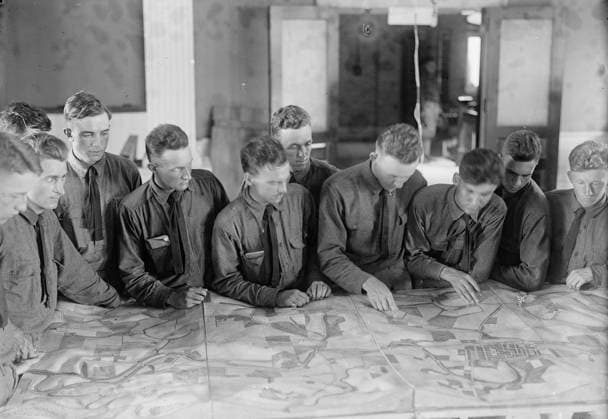 RECORD DATE NOT STATED Military Training, 1917 or 1918. Creator: Harris & Ewing. Copyright:xHeritagexArt HeritagexImagesx IMAGO ,2943617 ! ACHTUNG: AUFNAHMEDATUM GESCHÄTZT!  Copyright:HeritagexArt HeritagexImagesx IMAGO