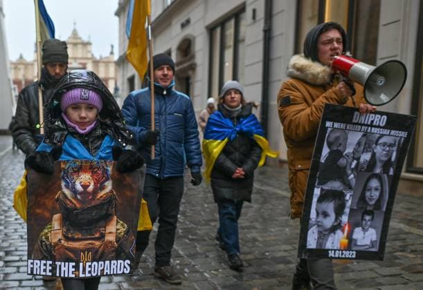 Daily Protest In Support Of Ukraine In Krakow Ukrainian and local activists during the Protest in Support of Ukraine are seen in Krakow Old Town, on the 335th day of the Russian invasion of Ukraine. On Tuesday, January 24, 2023, in Krakow, Lesser Poland Voivodeship, Poland. Krakow Poland  Copyright: xArturxWidakx originalFilename: widak-dailypro230124_npOvf.jpg