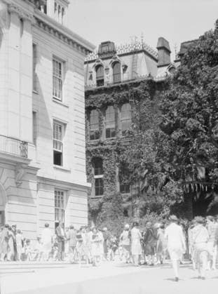 RECORD DATE NOT STATED University of California at Berkeley views, 1927 Creator: Arnold Genthe. Copyright:xHeritagexArt HeritagexImagesx IMAGO ,2944806 ! ACHTUNG: AUFNAHMEDATUM GESCHÄTZT!  Copyright:HeritagexArt HeritagexImagesx IMAGO