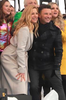 Stefanie Hertel und Marco Ventre bei der Aufzeichnung der TV-Show Wenn die Musi spielt - Winter Open Air 2023 auf der Bühne bei der Talstation der Kaiserburgbahn. Bad Kleinkirchheim, 21.01.2023