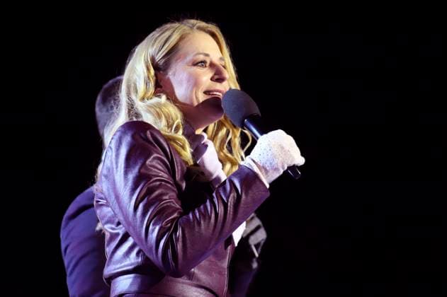 Stefanie Hertel bei der Aufzeichnung der TV-Show Wenn die Musi spielt - Winter Open Air 2023 auf der Bühne bei der Talstation der Kaiserburgbahn. Bad Kleinkirchheim, 21.01.2023