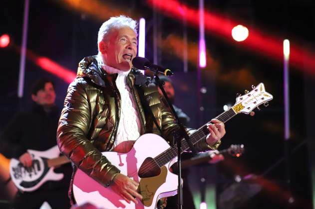 Olaf Berger bei der Aufzeichnung der TV-Show Wenn die Musi spielt - Winter Open Air 2023 auf der Bühne bei der Talstation der Kaiserburgbahn. Bad Kleinkirchheim, 21.01.2023