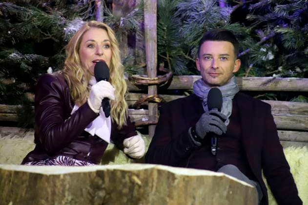 Stefanie Hertel und Marco Ventre bei der Aufzeichnung der TV-Show Wenn die Musi spielt - Winter Open Air 2023 auf der Bühne bei der Talstation der Kaiserburgbahn. Bad Kleinkirchheim, 21.01.2023
