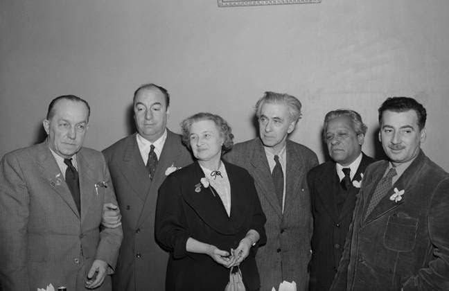 Moscow, USSR. December 20, 1954. Polish writer Leon Kruczkowski, Chilean poet Pablo Neruda, Soviet actress Sofia Giatsintova, Soviet writer Ilya Erenburg, Cuban poet Nicolas Guillen and Brazilian writer Jorge Amado (L-R) meet at the 2nd Soviet Writers Congress. Alexey Stuzhin TASS  13765156