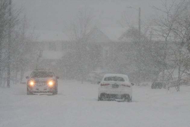 Toronto Gets Hit By Massive Winter Snowstorm Drivers navigate slippery roads as a massive snowstorm hit Toronto, Ontario, Canada, on January 25, 2023. The storm is expected to drop between 20-25 centimeters total snowfall accumulation across the Greater Toronto Area and officials are calling the most significant winter storm of the season so far. Toronto Ontario Canada  Copyright: xCreativexTouchxImagingxLtdx originalFilename: friedman-torontog230125_npxe5.jpg