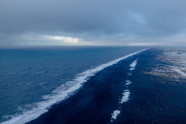 Creative Highlights World Dyrholaey Peninsula In Iceland A view of Black Beach from the Dyrholaey Peninsula, in Dyrholaey, Iceland, on January 24, 2023. -Dyrholaey Peninsula, a 120-meter-long promenade, is renowned for offering breathtaking views of Iceland s South Coast, in addition to its historic lighthouse and diverse bird population. Dyrholaey Iceland  Copyright: xManuelxRomanox originalFilename: romano-dyrhlaey230124_npyLc.jpg